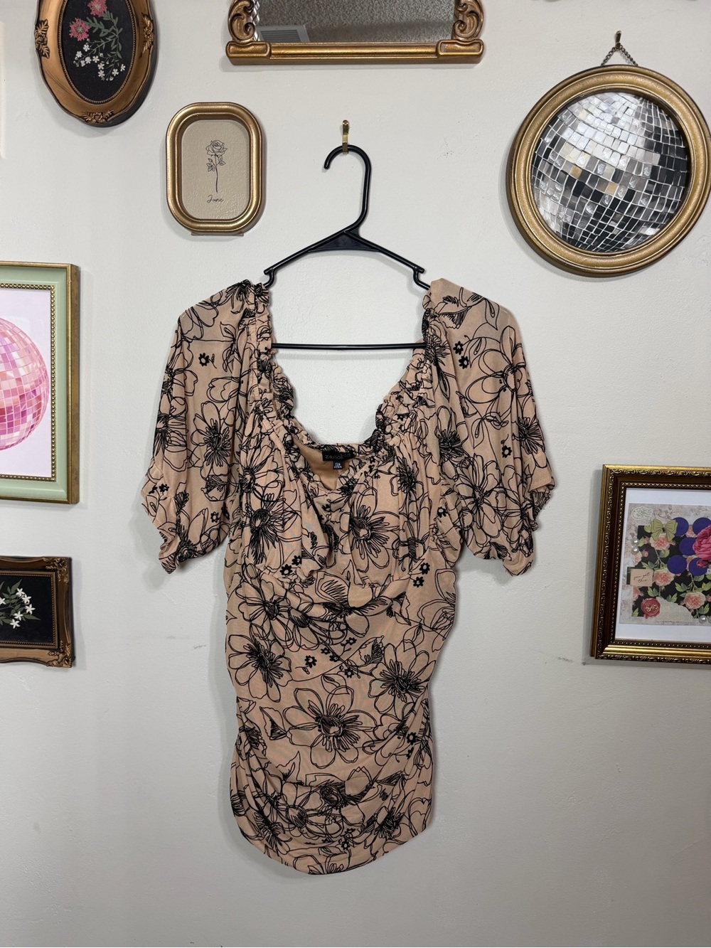 Zenobia Beige Floral Puff-Sleeve Blouse